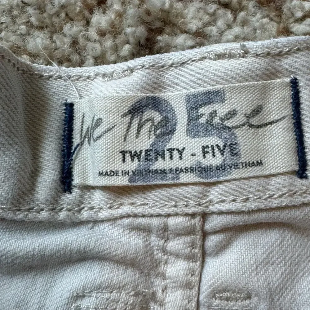 WE THE FREE shorts, size 25, button fly